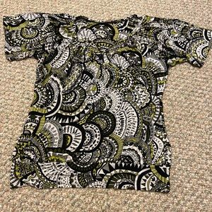 🌹- Women’s tunic top w opening on the sleeves